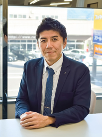 代表：清水栄一